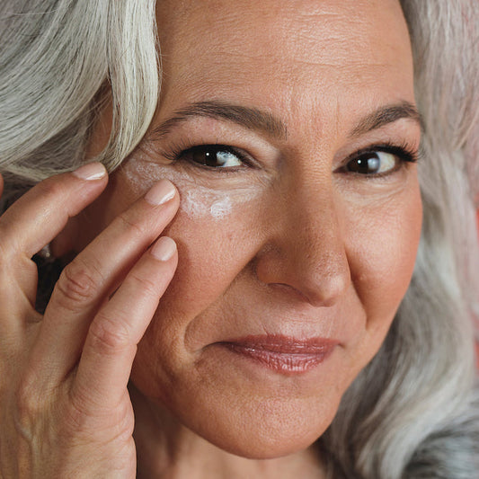 Consonant Firming Eye Cream Texture